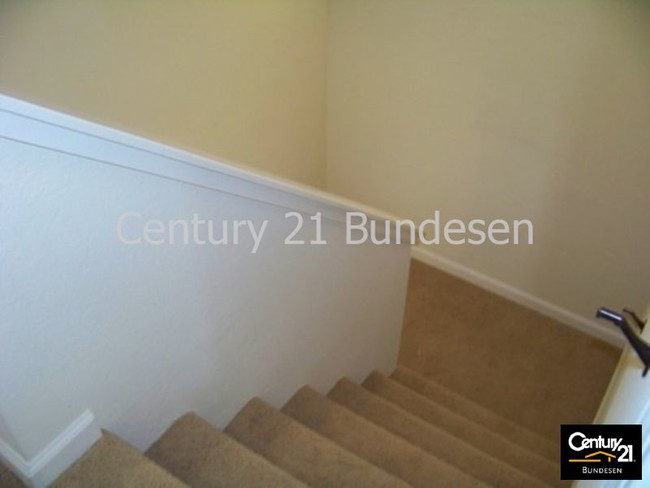 Building Photo - 166 Cherry St