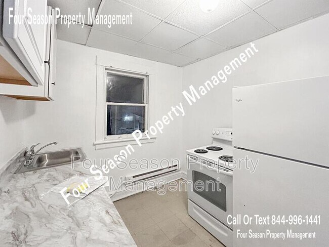 Building Photo - 402 Mitchell Avenue - D