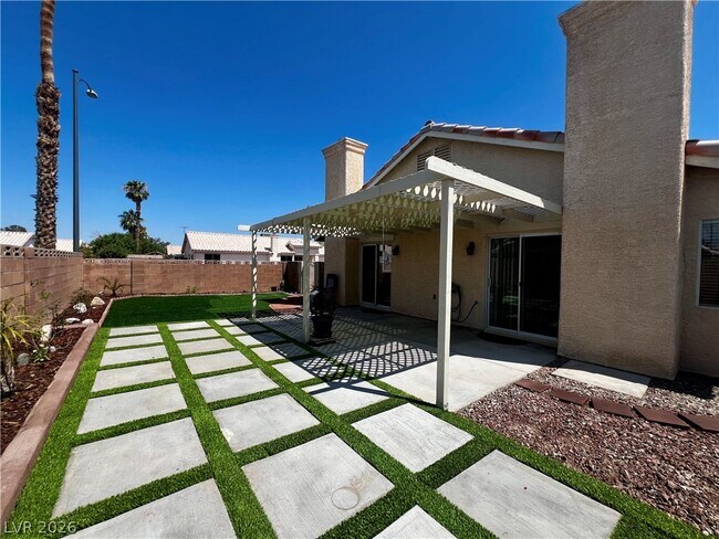 Foto del edificio - 7100 Village Shore Ct