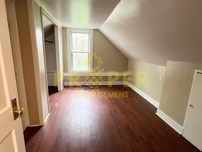 Foto del edificio - 2 bedrooms 1 bathroom house