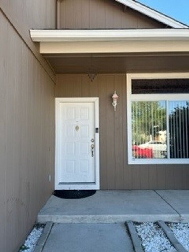Foto del edificio - 8018 Anchor Point Dr