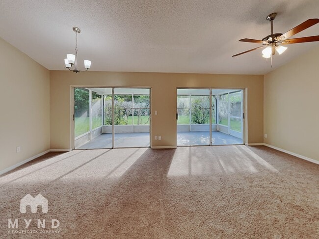 Foto del edificio - 8150 Tom Sawyer Dr
