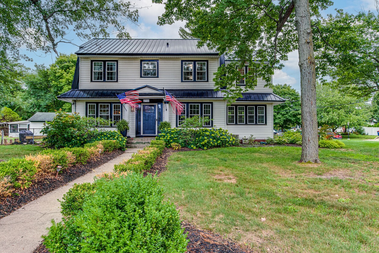 2700 Plainfield Ave NE, Grand Rapids, MI 49505 House Rental in Grand