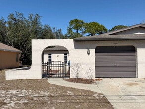 Building Photo - 7419 Canterbury St