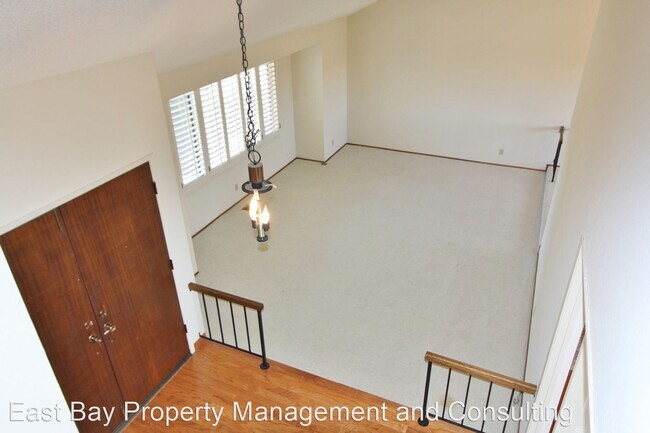 Building Photo - 4 br, 2.5 bath House - 3905 Brookdale Blvd.