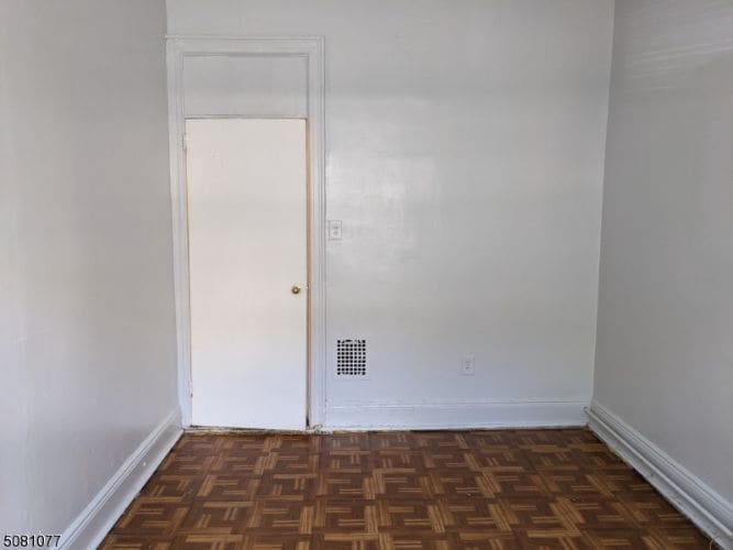 Primary Photo - 44 W 54th St
