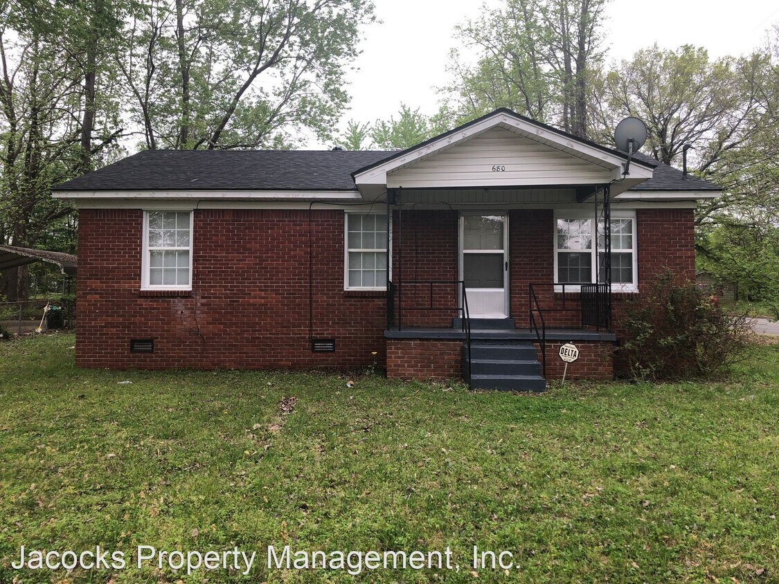 Primary Photo - 3 br, 1 bath House - 680 Liberty
