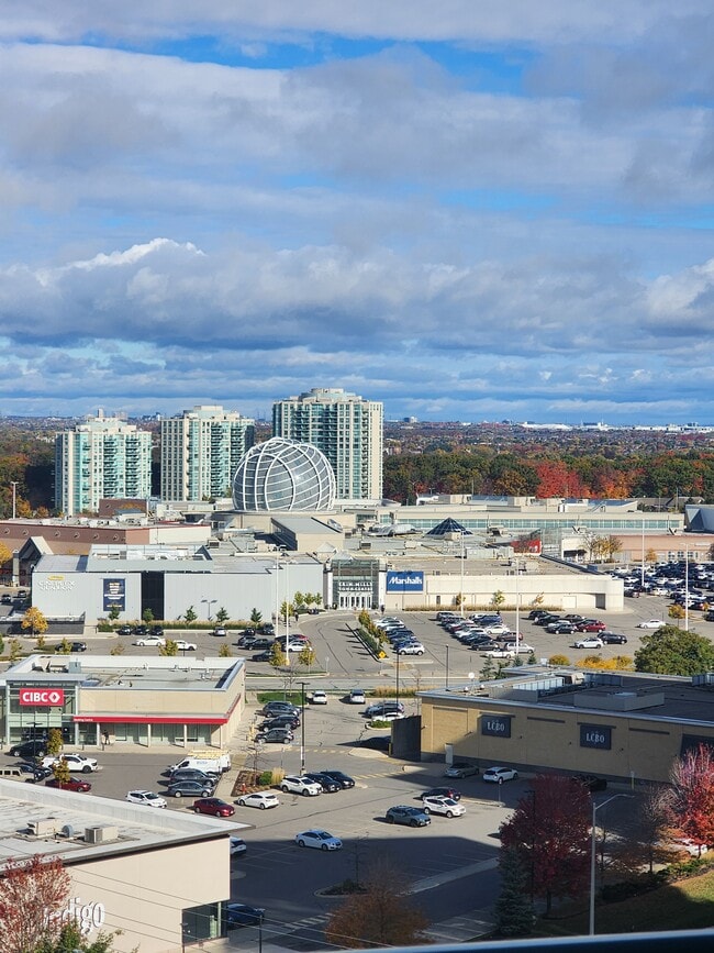Building Photo - 4900 Glen Erin Dr