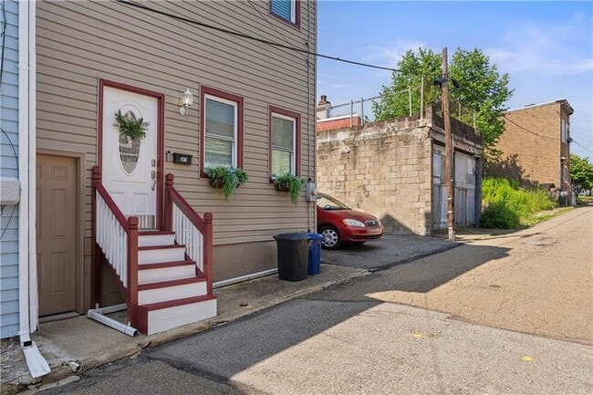 Foto del edificio - 841 Blossom Wy