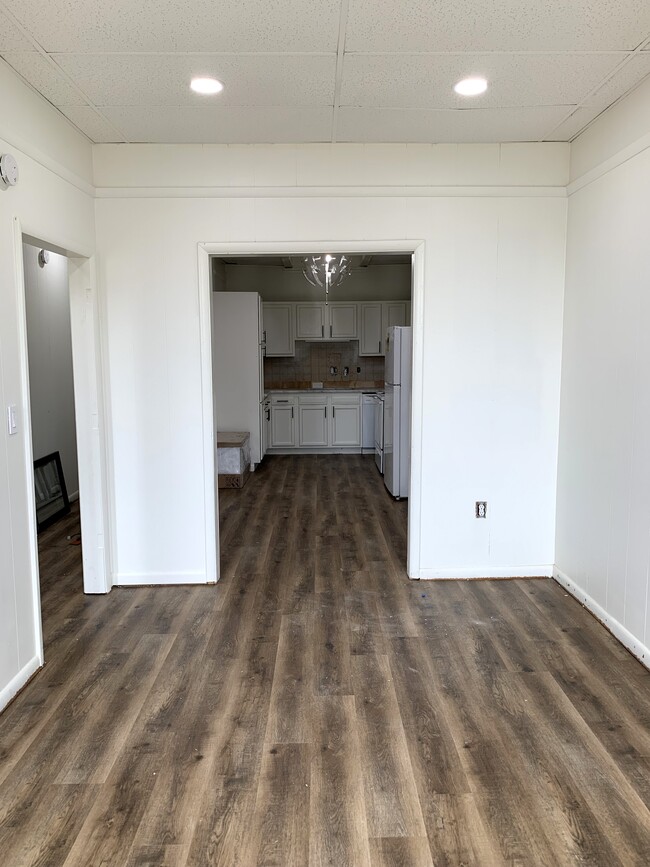 Living Area - 19 W Washington St