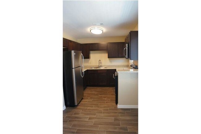 Foto del edificio - 1114 W 25th St