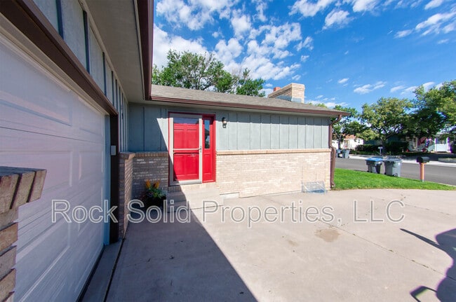 Building Photo - 249 Miller Ln