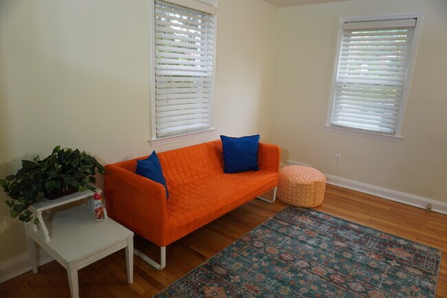 Foto del edificio - 1710 Weston Ave