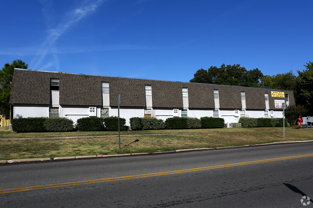 Building Photo - Campus Corner Apartments