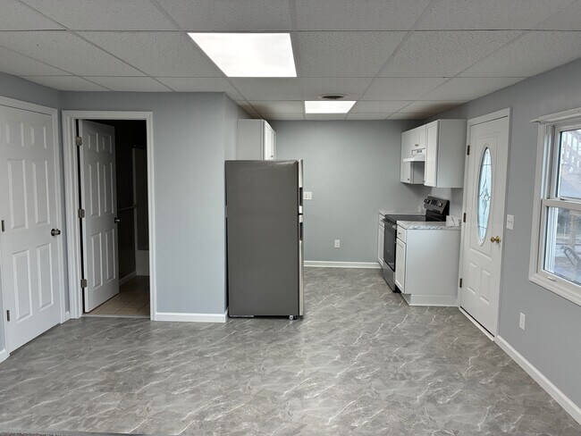 Foto del edificio - 7906 Slayton Settlement Rd