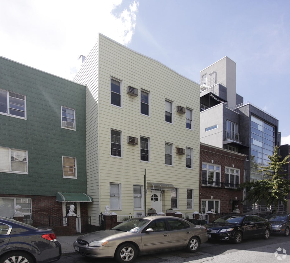 Primary Photo - 158 Withers St