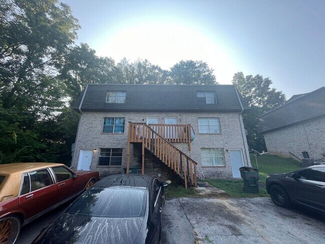 Foto del edificio - 7613 Holiday Hills Dr