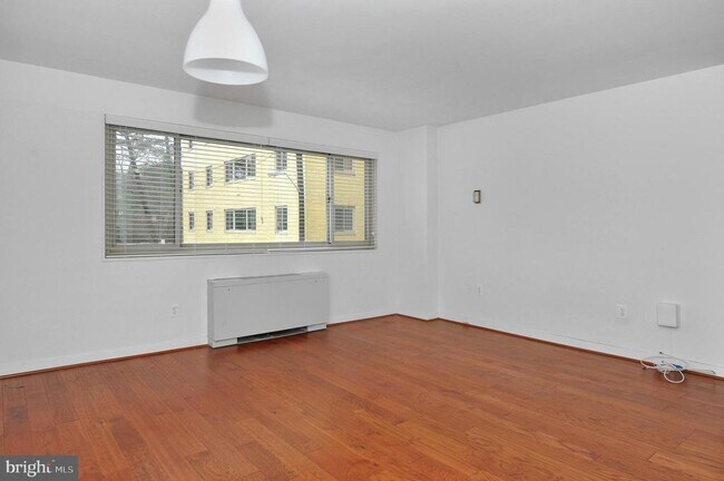 Foto del edificio - 4600 Connecticut Ave NW