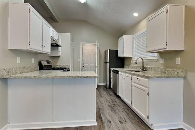 Building Photo - 8155 Big Oak Trail Dr