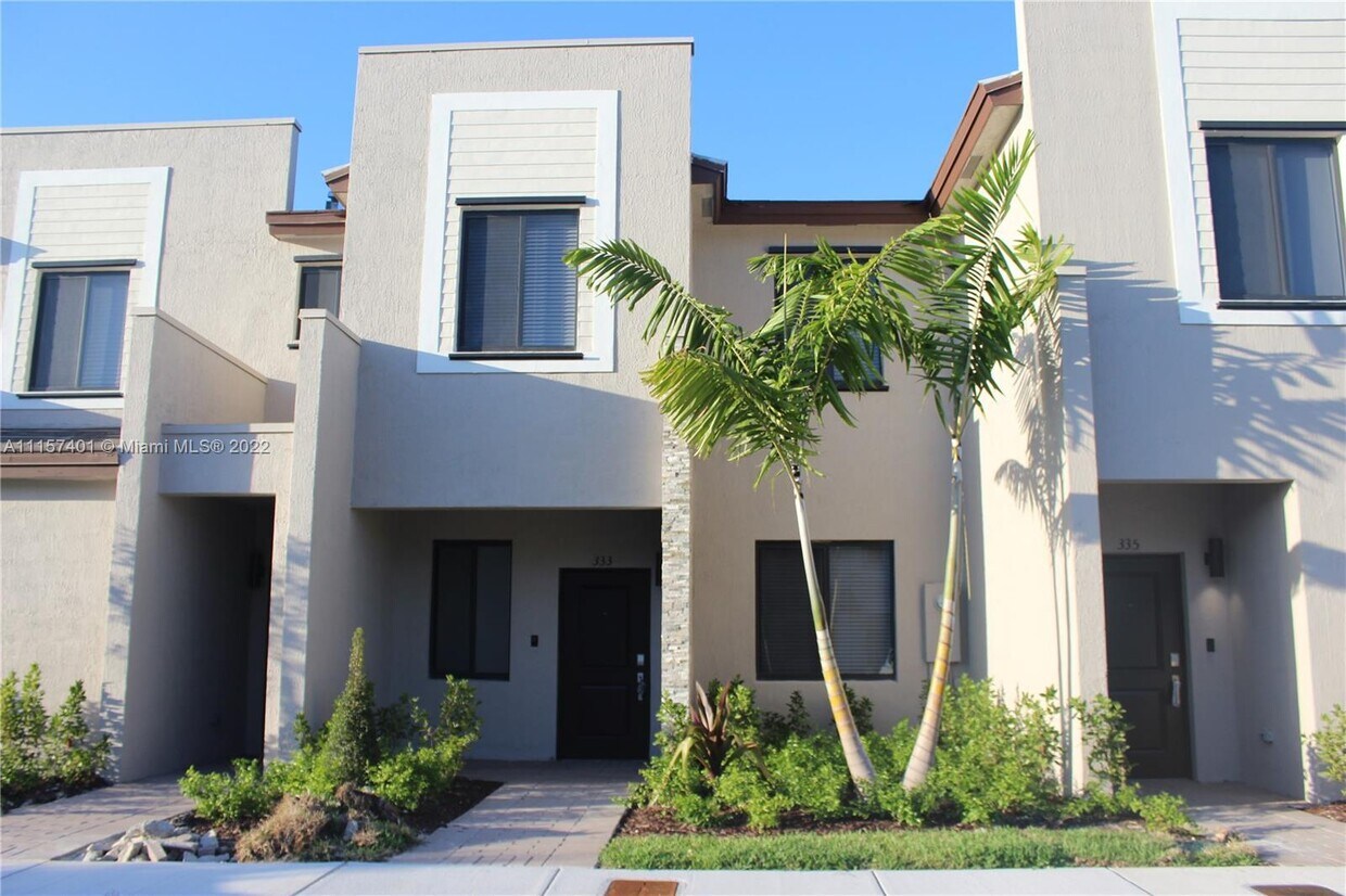 Foto principal - 333 NE 208th Terrace