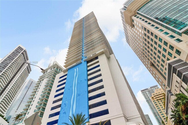 Foto del edificio - 1200 Brickell Bay Dr