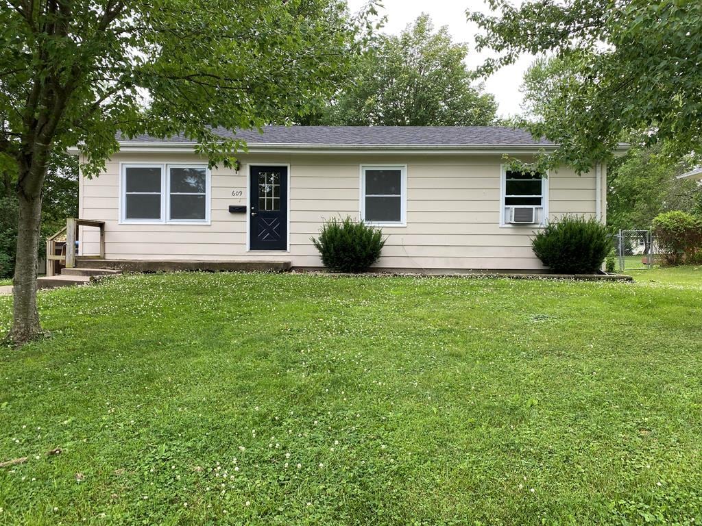 Primary Photo - 609 W Hildreth St