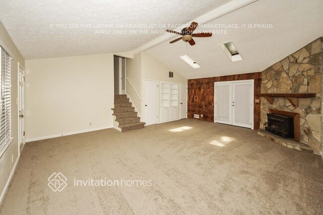 Building Photo - 3236 Lincoln Pl