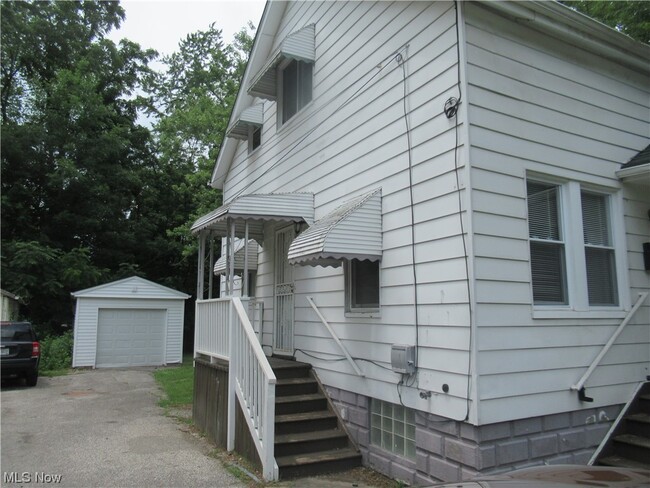 Building Photo - 75 Dewhurst Ave