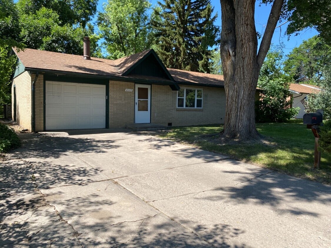 Primary Photo - 3 Bed 1 Bath w/ 1 car garage West Side For...