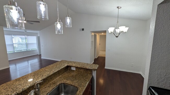 Building Photo - 5168 Conroy Rd