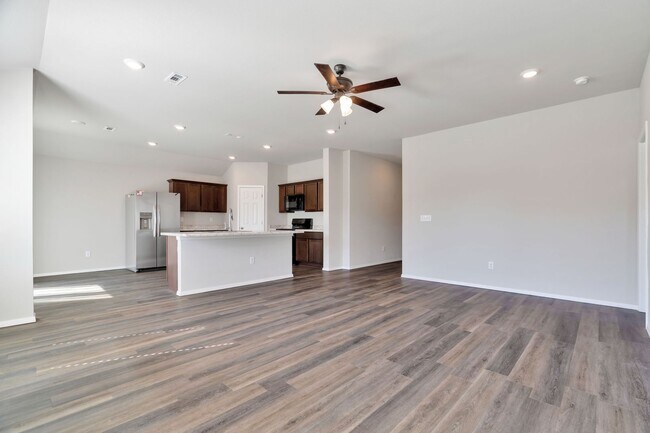 Foto del edificio - Spacious 3 bed, 2 bath in East Siloam Springs! Fenced yard, laundry included!