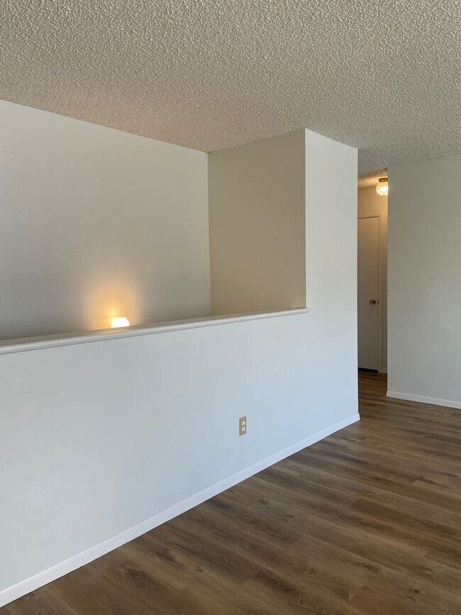 Foto del edificio - 2143 Ryeland Ln