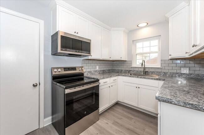 Foto del edificio - 116-118 Linden Avenue