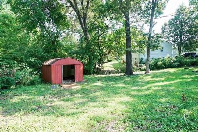 Building Photo - Spacious 4-Bedroom, 2-Bath Home in Quiet Chattanooga Neighborhood