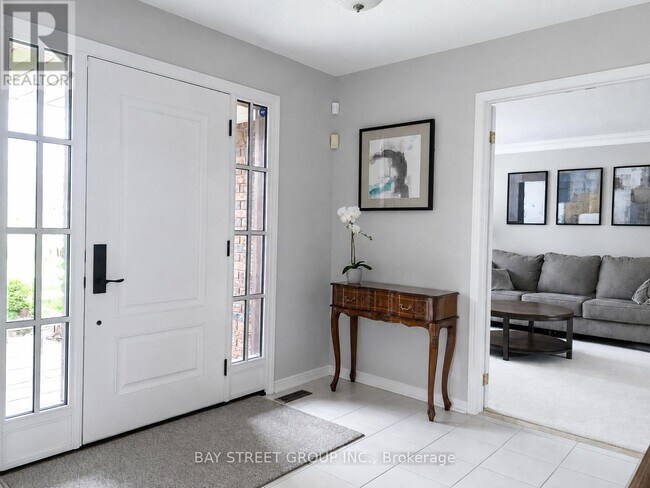 Photo du bâtiment - 1469 Sprucewood Terrace