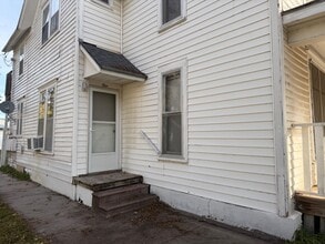 Building Photo - 312 W 9th Ave