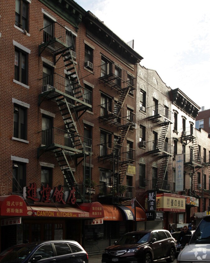 Building Photo - 169 Hester St