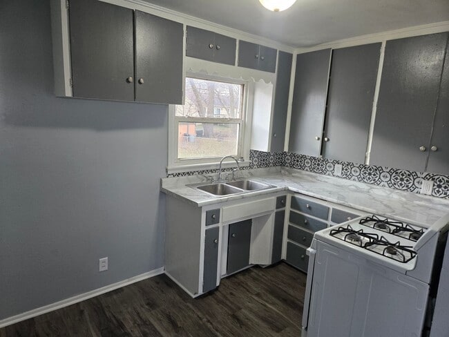 Building Photo - 1754 Newell St