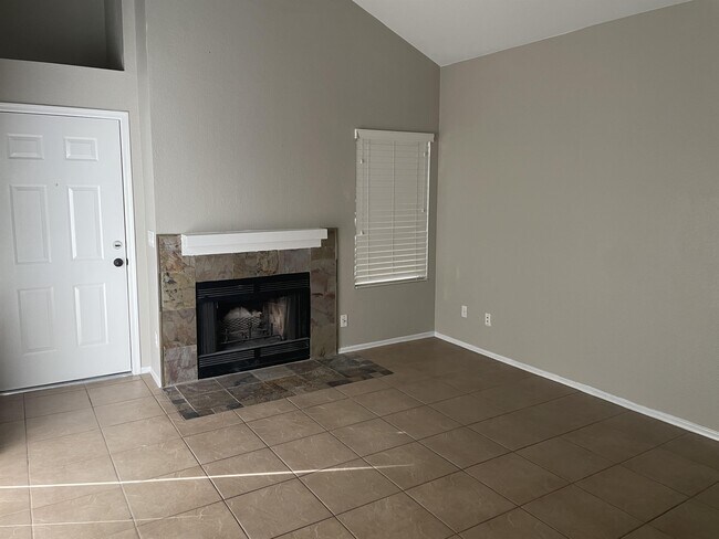 Building Photo - 3302 E Aire Libre Ave