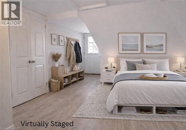 Building Photo - 76 Wentworth St S