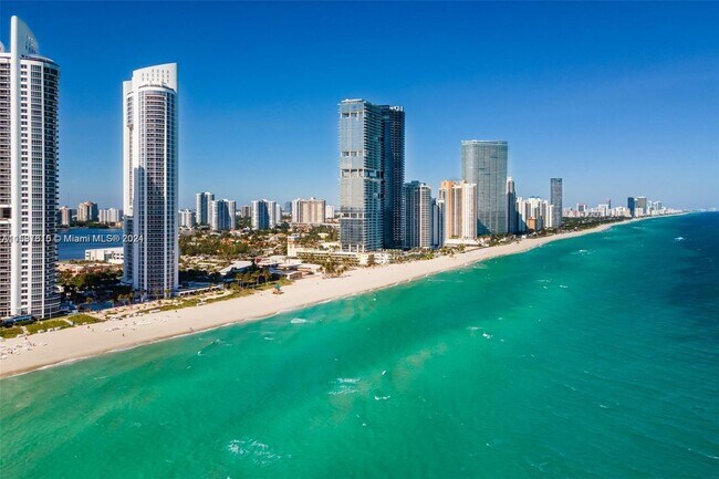 Building Photo - 18201 Collins Ave