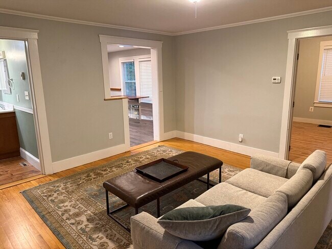 Foto del edificio - 96 S Main St