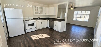 Building Photo - 1030 E Mosel Ave