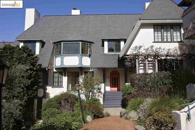 Building Photo - 1010 Cragmont Ave