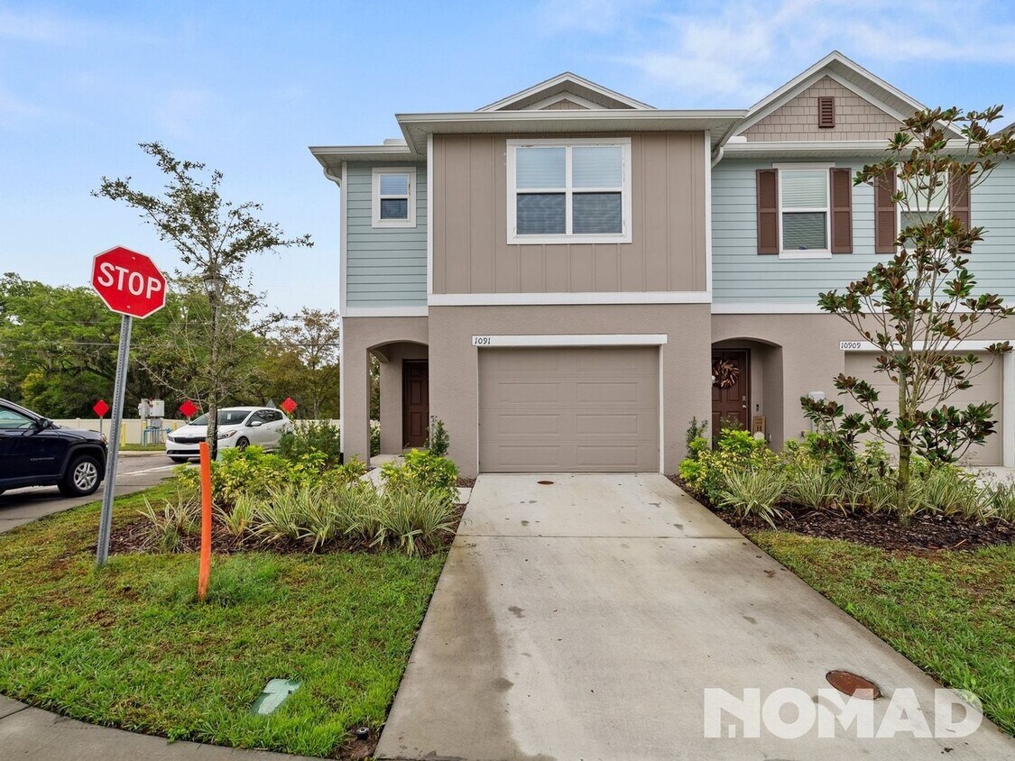 Primary Photo - 3 Bedroom Townhome in Tampa