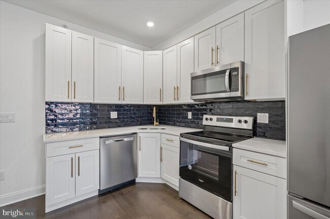 Building Photo - 3958 Mt Vernon St