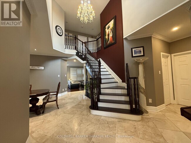 Photo du bâtiment - 302 Edgemoore Crescent