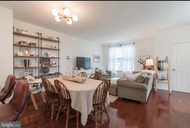 Foto del edificio - End Unit, 3 bedroom Townhome in Claymont