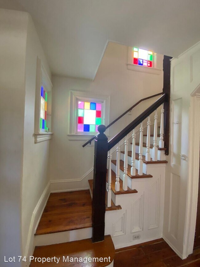Foto del edificio - 3 br, 1 bath House - 24 W. Elizabeth Ave.