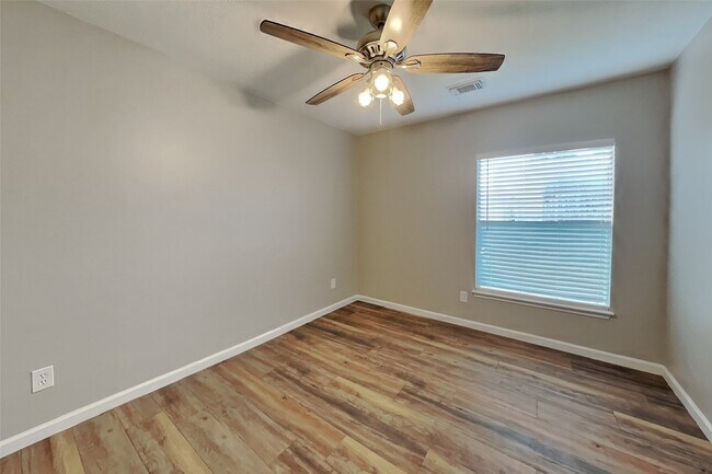 Foto del edificio - 9211 Wandsworth Dr